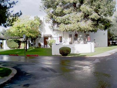 GOLD KEY RACQUET CLUB