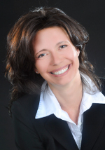 Phoenix Real Estate Agent Roberta Candelaria