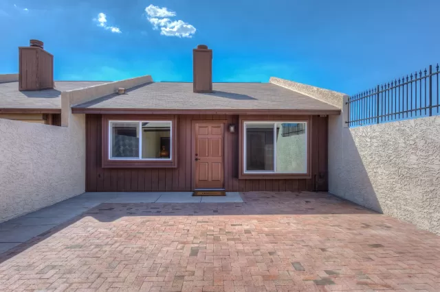 MLS: 5825704 Condo For Sale