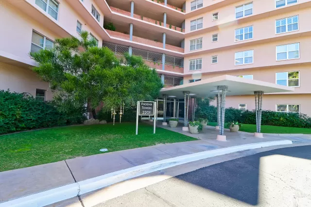 MLS: 5857952 Condo For Sale