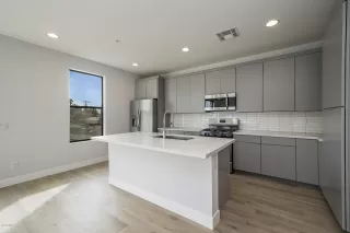 Photo #6: 5883921 Listing