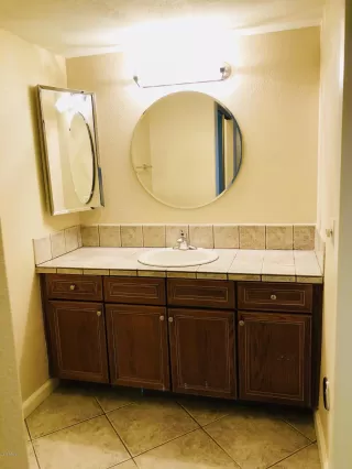 Photo #5: 5885131 Listing