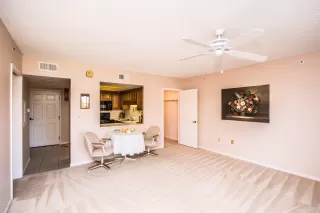 Photo #6: 5888511 Listing