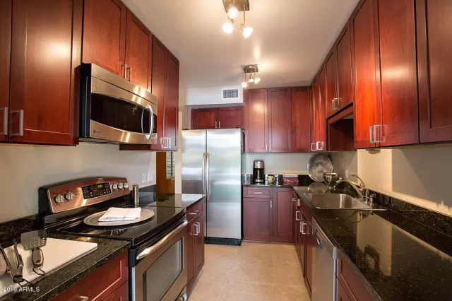 MLS: 5899302 Condo For Sale