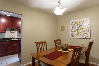 Photo #5: 5899302 Listing