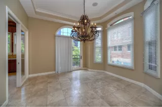 Photo #5: 5915672 Listing