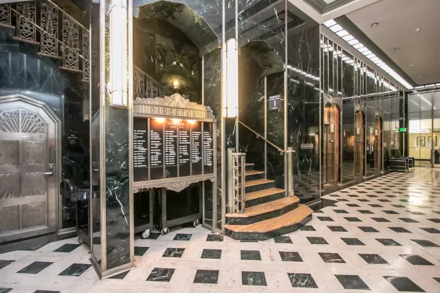 MLS: 5918296 Condo For Sale