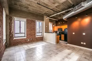 Photo #3: 5918296 Listing