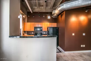 Photo #5: 5918296 Listing