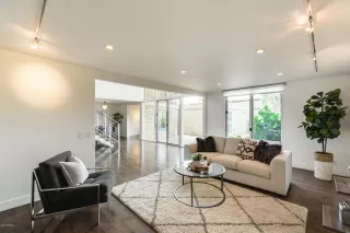 Photo #2: 5923382 Listing 