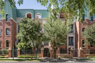 Photo #1: 5940326 Listing 