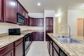 Photo #4: 5942075 Listing