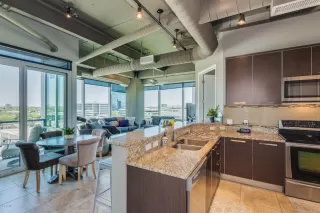Photo #6: 5942224 Listing