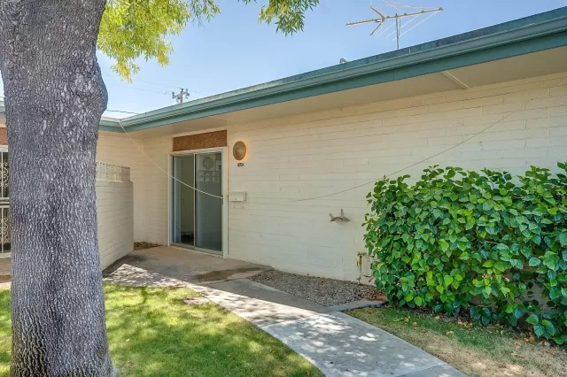 MLS: 5942476 Condo For Sale