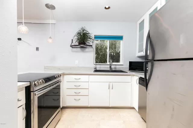 MLS: 5942517 Condo For Sale