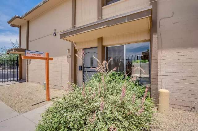 MLS: 5944742 Condo For Sale