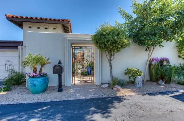 MLS: 5946912 Condo For Sale