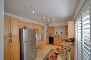 Photo #6: 5950969 Listing