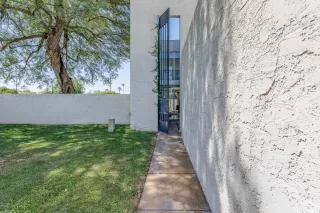 Photo #2: 5963683 Listing