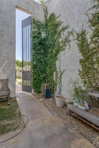 Photo #5: 5963683 Listing