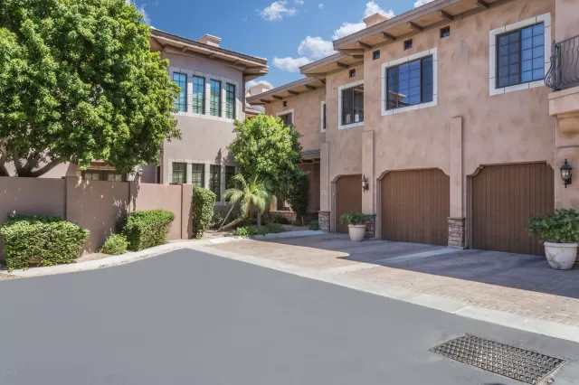 MLS: 5964527 Condo For Sale
