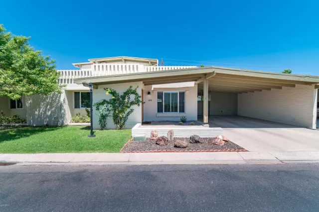 MLS: 5965802 Condo For Sale