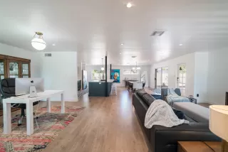 Photo #3: 5965802 Listing