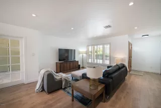 Photo #5: 5965802 Listing