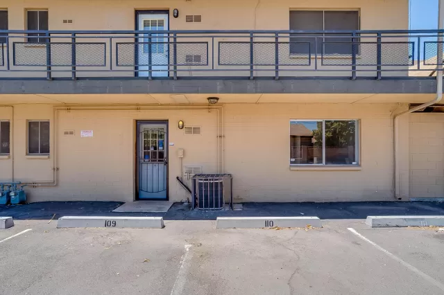 MLS: 5967751 Condo For Sale