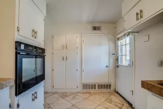 Photo #5: 5967751 Listing