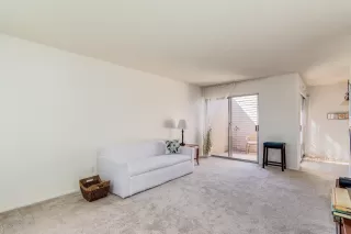 Photo #5: 5968387 Listing