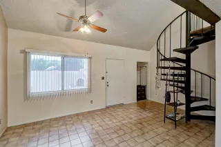 Photo #5: 5968833 Listing