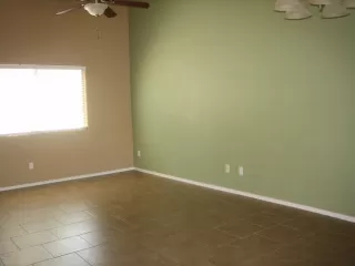 Photo #5: 5969950 Listing