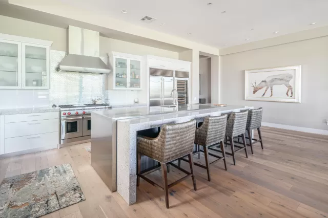 MLS: 5972123 Condo For Sale