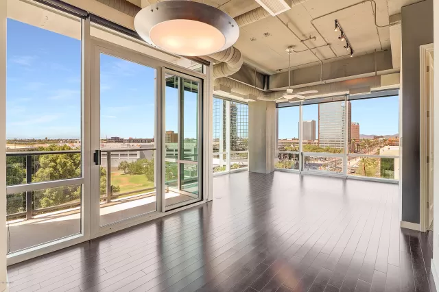 MLS: 5972500 Condo For Sale