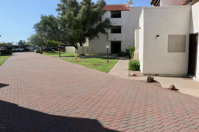 MLS: 5972636 Condo For Sale