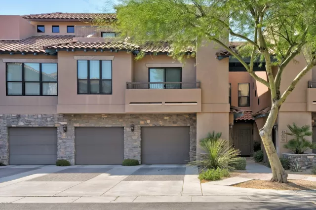 MLS: 5975003 Condo For Sale