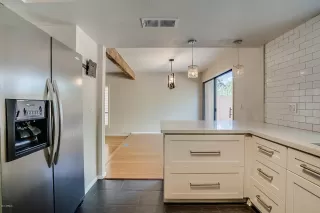 Photo #5: 5976489 Listing 