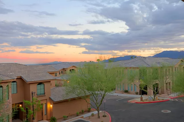 MLS: 5977292 Condo For Sale