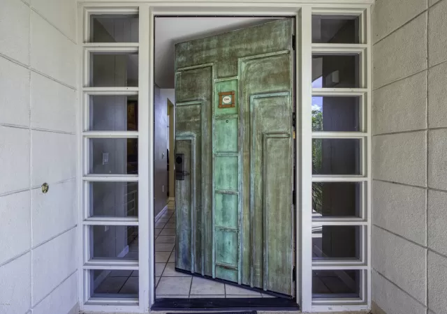 MLS: 5977482 Condo For Sale