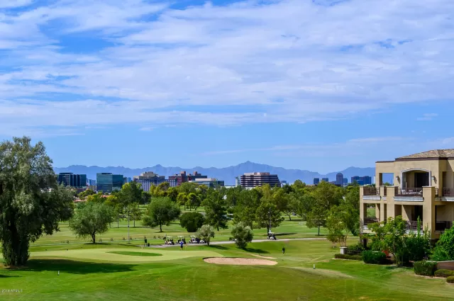 MLS: 5979053 Condo For Sale