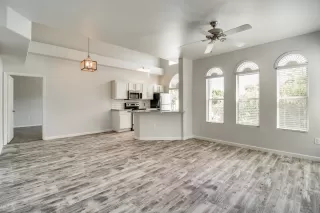 Photo #4: 5980736 Listing