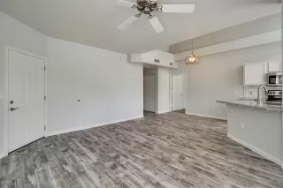 Photo #5: 5980736 Listing