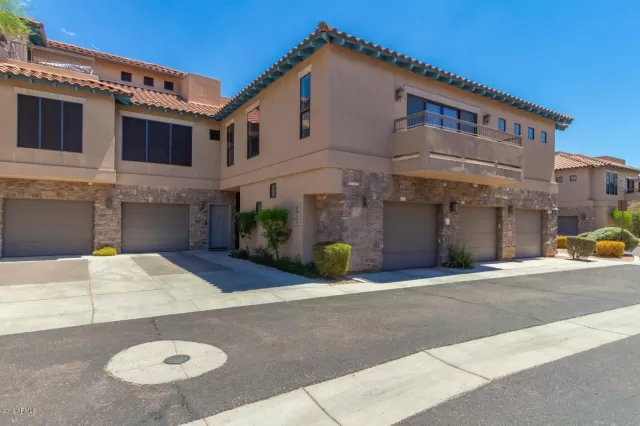 MLS: 5981435 Condo For Sale