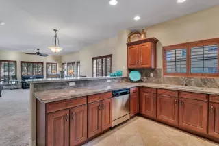 Photo #2: 5981808 Listing 