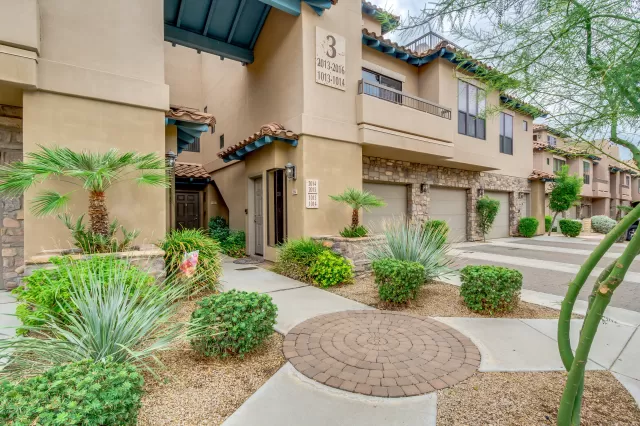 MLS: 5983385 Condo For Sale