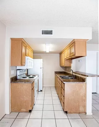 Photo #3: 5984507 Listing