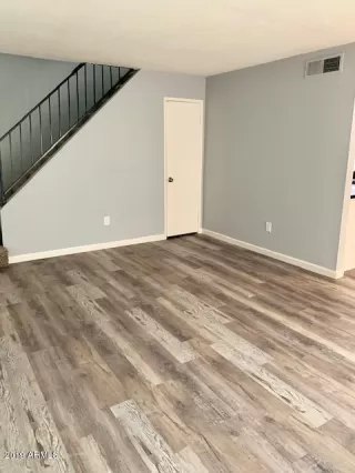 Photo #5: 5984561 Listing