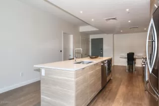 Photo #4: 5985893 Listing