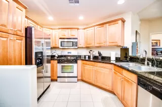 Photo #2: 5987906 Listing